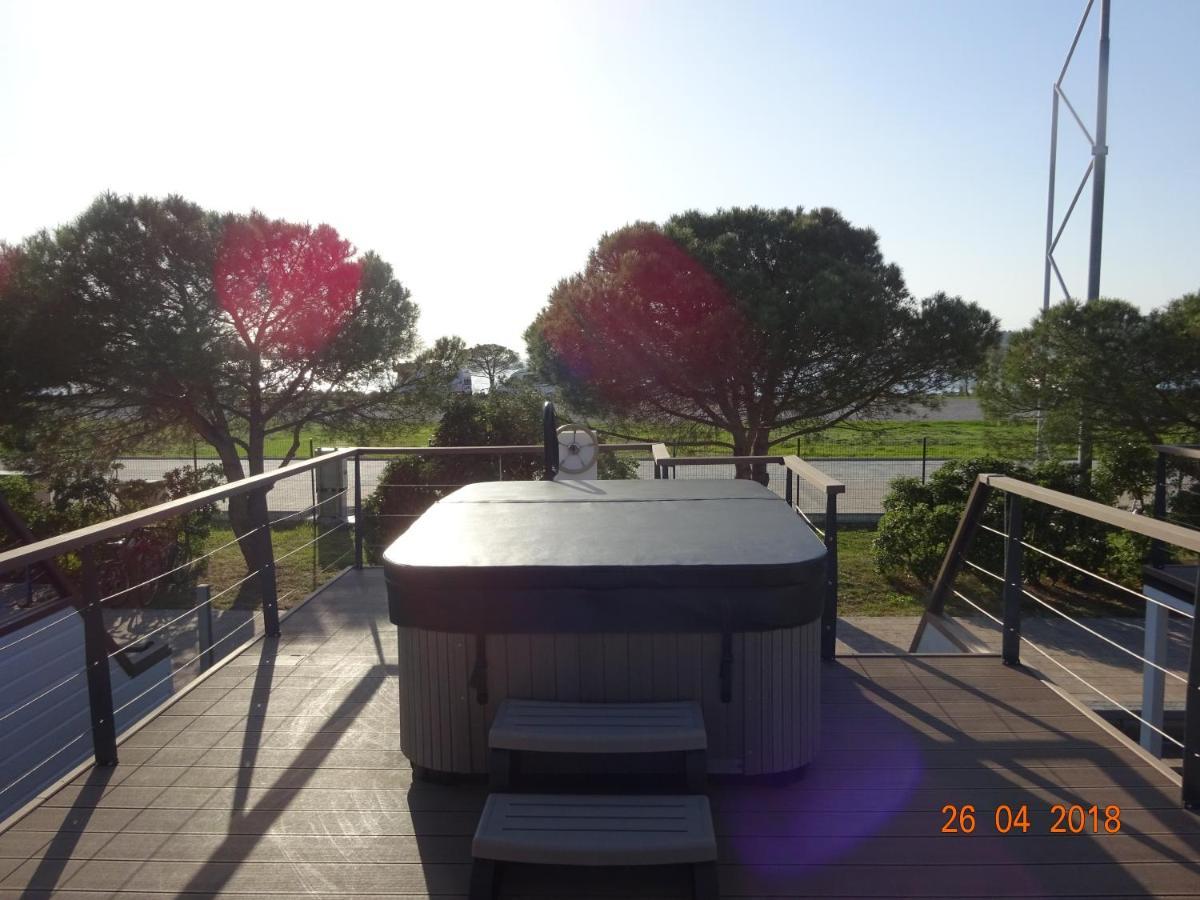 Floating House Hurrea Villa Portorose Esterno foto