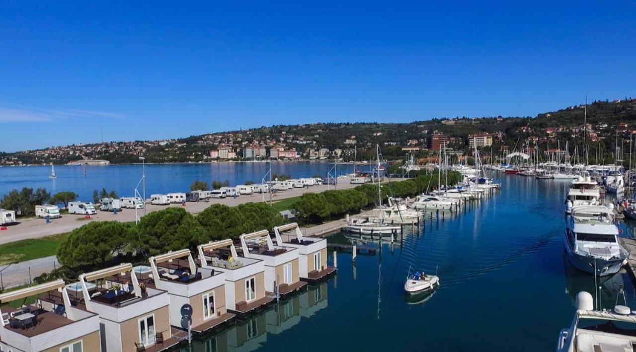 Floating House Hurrea Villa Portorose Esterno foto
