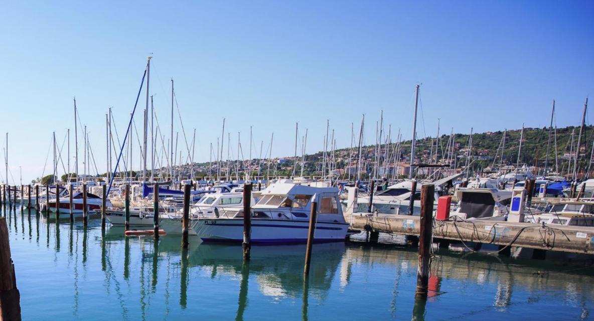 Floating House Hurrea Villa Portorose Esterno foto