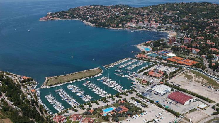Floating House Hurrea Villa Portorose Esterno foto