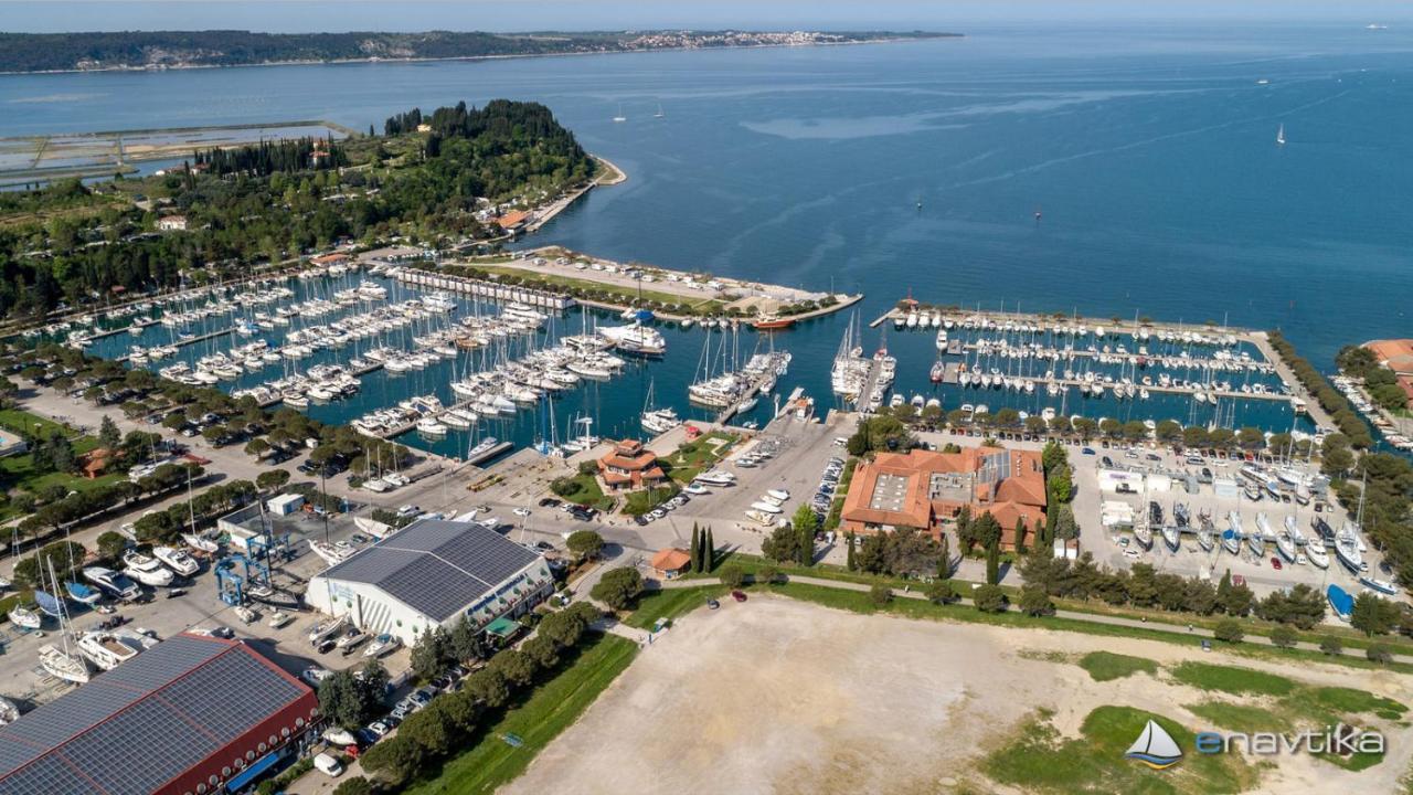 Floating House Hurrea Villa Portorose Esterno foto