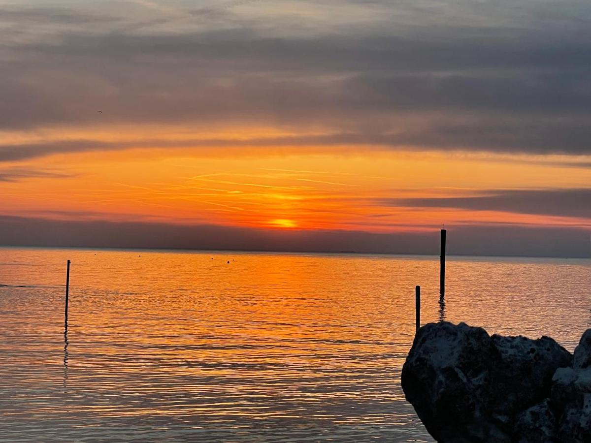 Floating House Hurrea Villa Portorose Esterno foto